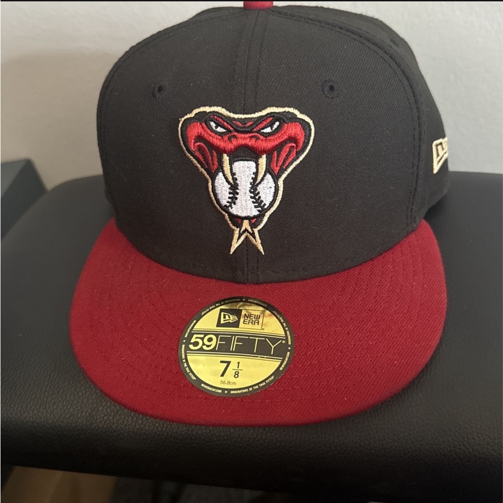I am selling this Baseball Cap from lids.